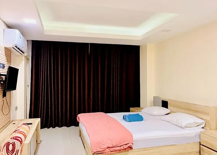 122 Near Baiyoke Sky Tower 3*